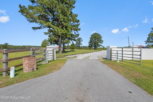 16701 Larue Rd, Vancleave, MS, 39565-9439 | Card Image