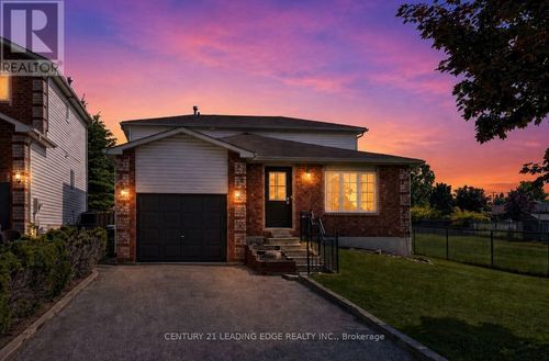 11 Lougheed Rd, Barrie, ON, L4N8G3 | Card Image