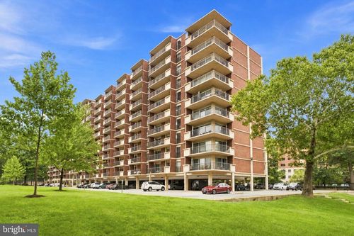 102-1300 Army Navy Dr, ARLINGTON, VA, 22202-2021 | Card Image
