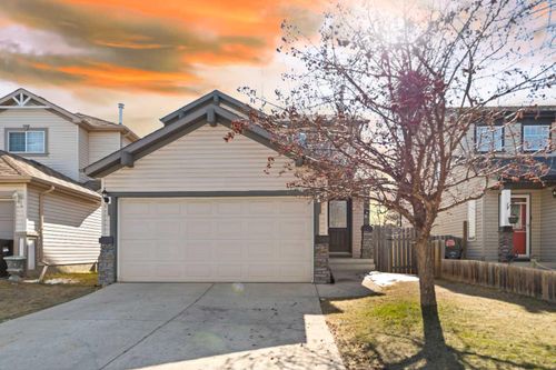 204 Covepark Close Ne, Home with 4 bedrooms, 2 bathrooms and 2 parking in Calgary AB | Card Image