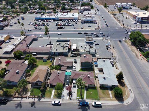 9704 Velma Ave, Lamont, CA, 93241-1418 | Card Image