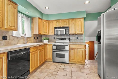 274 Beaver Street, Brighton, MI, 48116 | Card Image