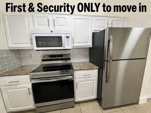102-2811 N Oakland Forest Dr, Oakland Park, FL, 33309-6438 | Card Image