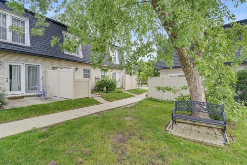 4134-4134 W Cherrywood Ln, Brown Deer, WI, 53209-1004 | Card Image