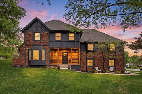 12000 Aberdeen Rd, Leawood, KS, 66209-1007 | Card Image