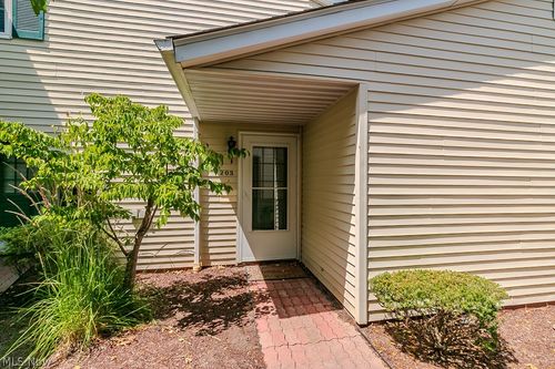 203-6151 Center St, Mentor, OH, 44060-8640 | Card Image