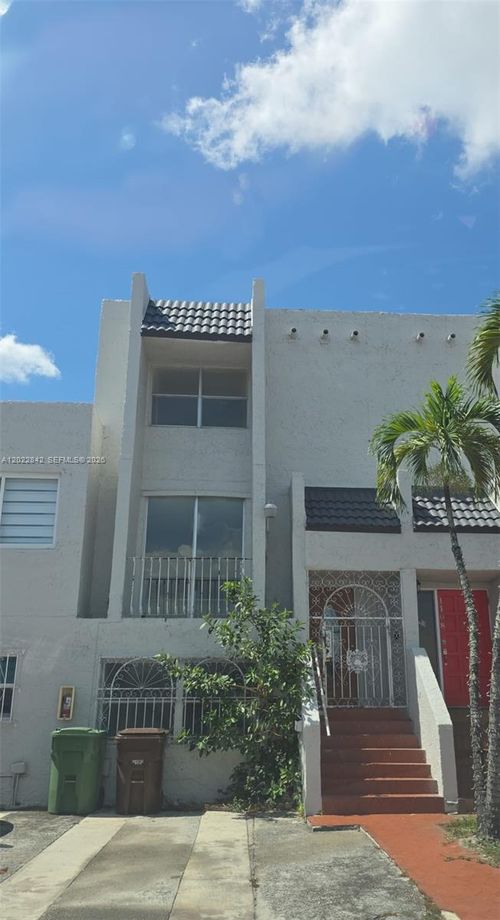87-1104 W 44th St, Hialeah, FL, 33012-4175 | Card Image