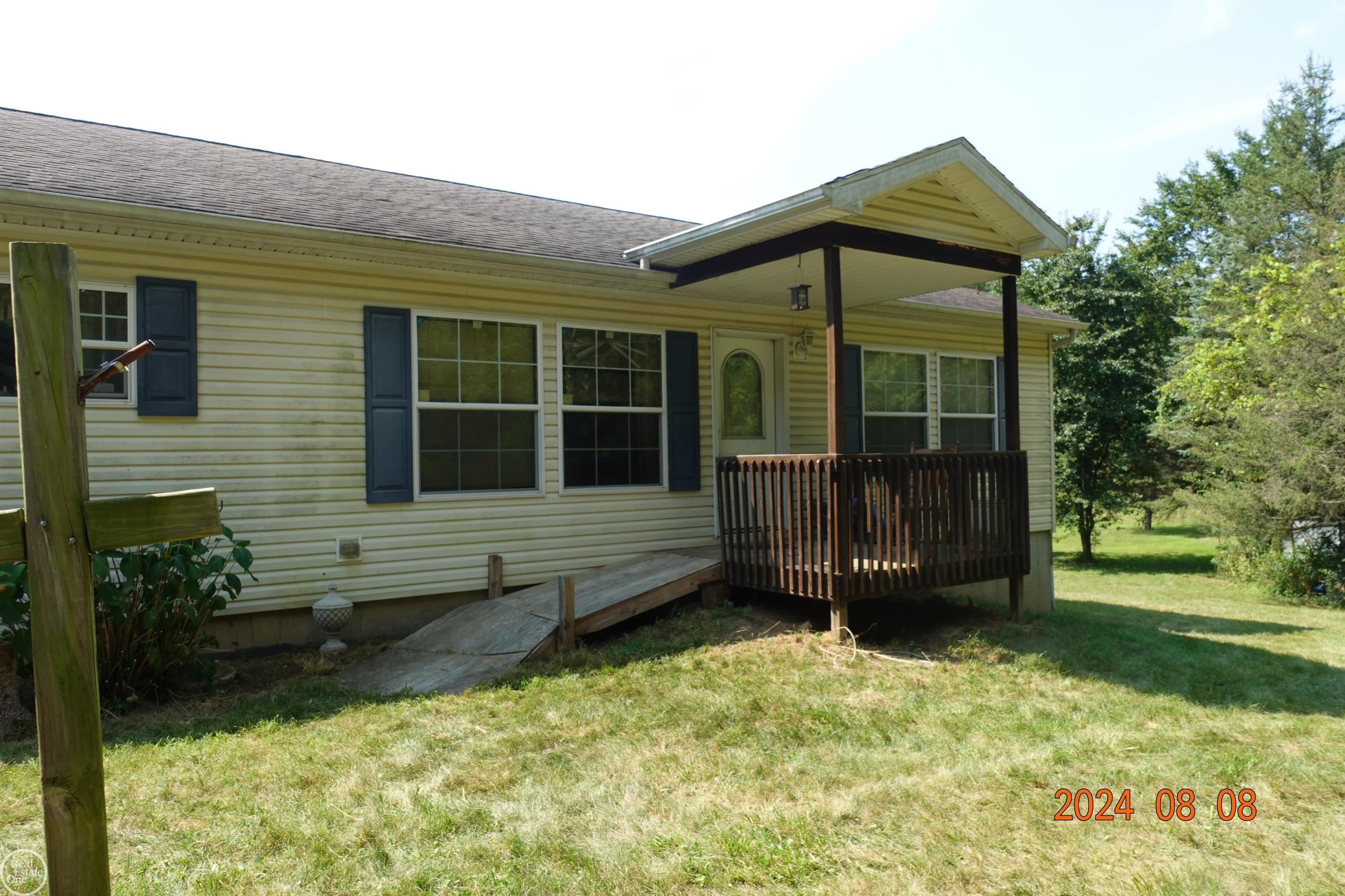 Thomson Rd, Niles, MI 49120