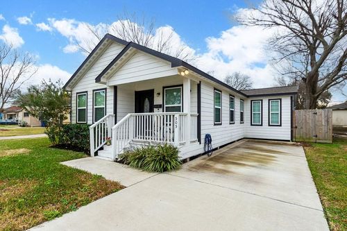 505 18th Ave N, Texas City, TX, 77590-6118 | Card Image