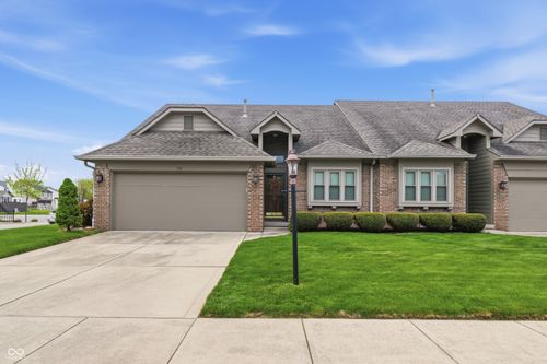735 Cottage Ln, Greenwood, IN, 46143-8443 | Card Image
