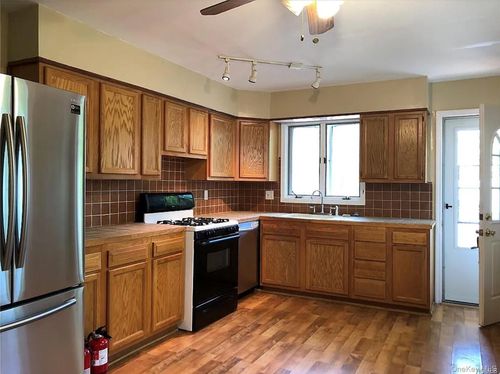 52 Horton Ave, Middletown, NY, 10940-3217 | Card Image