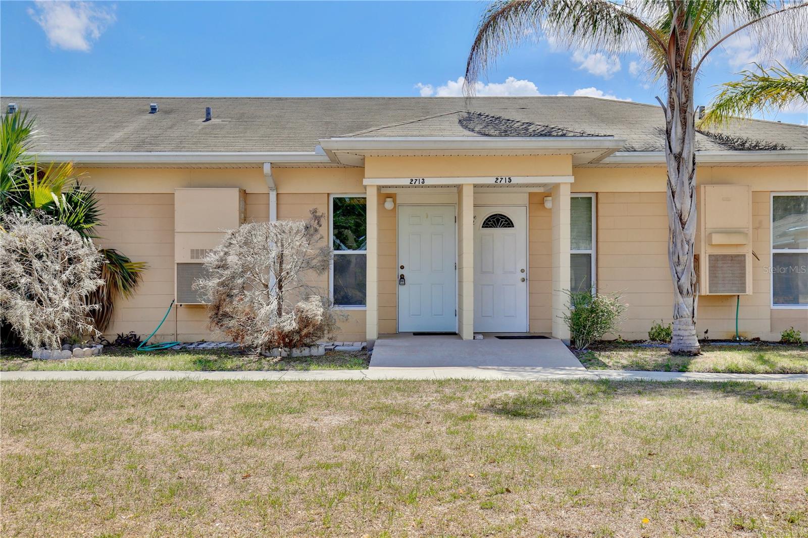 2713 2713 Club Circle, For Sale in Lakeshore Zoocasa