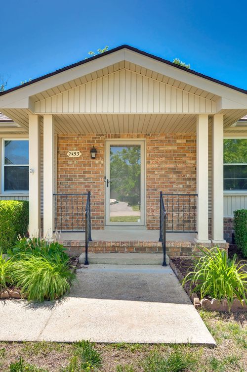 7453 Harrow Dr, Nashville, TN, 37221-1816 | Card Image