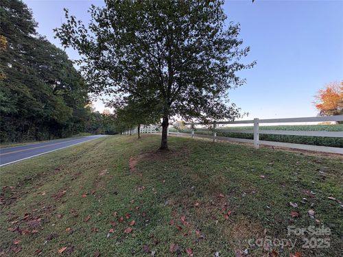 353 Sloans Mill Rd, Olin, NC, 28660-9511 | Card Image