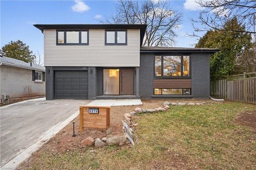 5375 Riverside Dr, Burlington, ON, L7L3X9 | Card Image