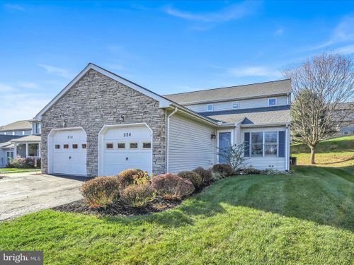 524 Meadowlark Lane, MANHEIM, PA, 17545 | Card Image