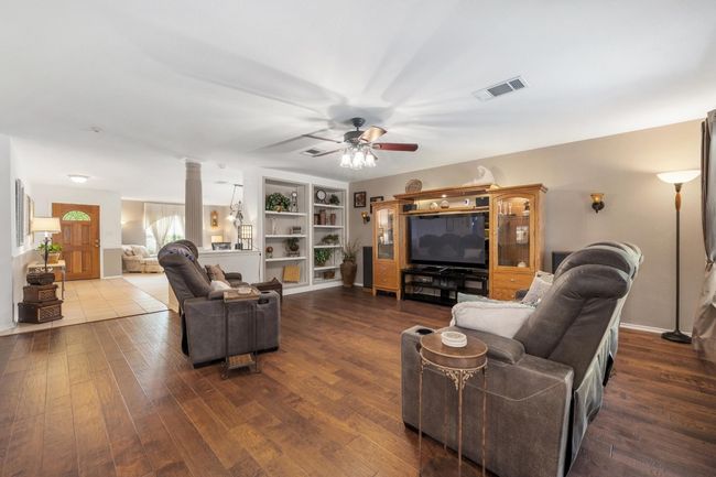 903 E Olympic Dr, House other with 3 bedrooms, 2 bathrooms and 2 parking in Pflugerville TX | Image 10
