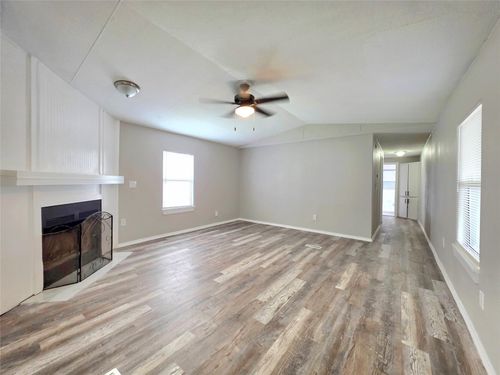 6-310 Paddock Road, Willis, TX, 77378 | Card Image