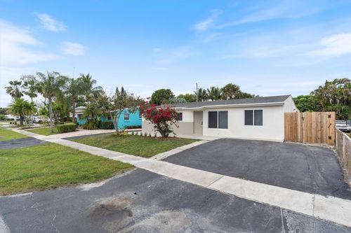 9361 Bellewood St, Palm Beach Gardens, FL, 33410-5848 | Card Image