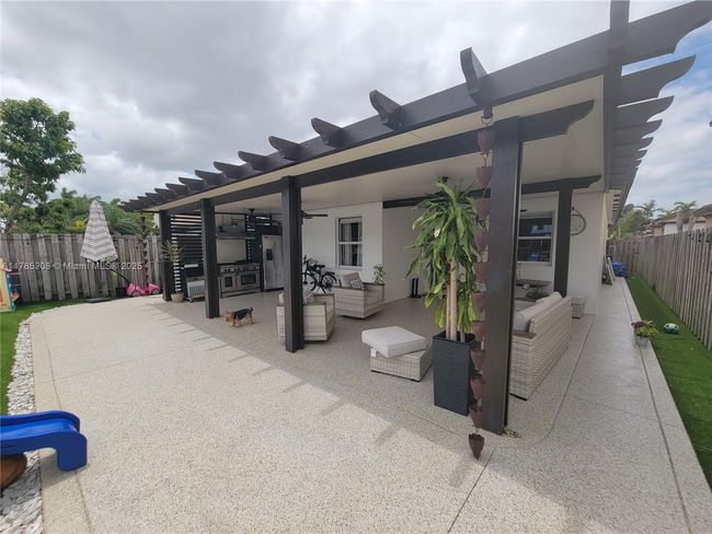 405 Ne 25 Th Ter, House other with 3 bedrooms, 2 bathrooms and null parking in Homestead FL | Image 37