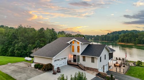 8046 Greenbriar Rd, Talbott, TN, 37877-8907 | Card Image