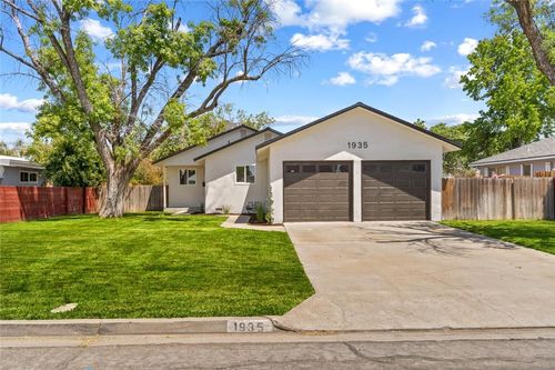 1935 N Mayfair Dr, Hanford, CA, 93230-2116 | Card Image