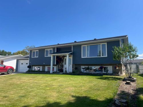 811 7 St, Fox Creek, AB, T0H1P0 | Card Image