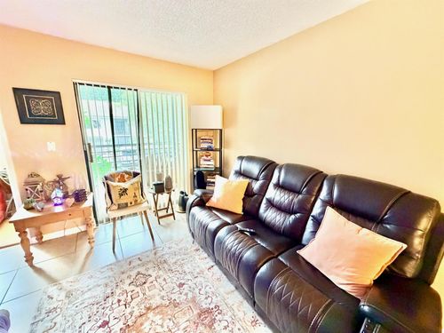 203-511 Gardens Drive, Pompano Beach, FL, 33069 | Card Image