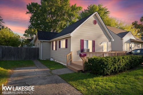 8439 Continental Ave, Warren, MI, 48089-1707 | Card Image