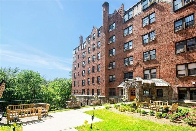 APT-4J - 68 E Hartsdale Ave, Home with 1 bedrooms, 1 bathrooms and null parking in Hartsdale NY | Image 19