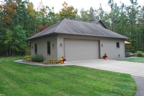 2999 Tag Alder Trl, Gaylord, MI, 49735-7652 | Card Image