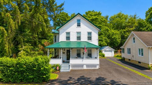 8 Bartlett St, Ellenville, NY, 12428-1502 | Card Image