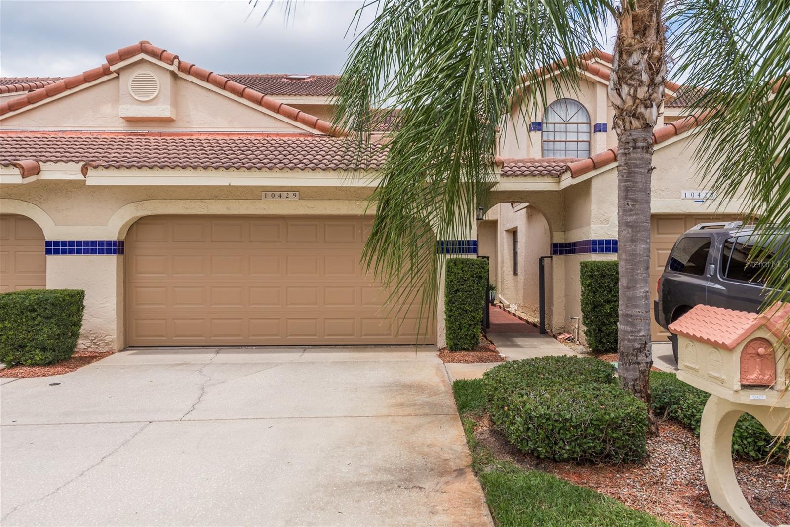 LA Mirage Ct, Tampa, FL 33615
