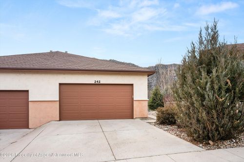 242 Castle Ridge Dr, New Castle, CO, 81647-7902 | Card Image
