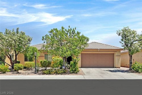 3704 Waynesvill St, Las Vegas, NV, 89122-4111 | Card Image