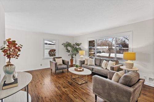 7012 Regent Ave N, Brooklyn Center, MN, 55429-1257 | Card Image