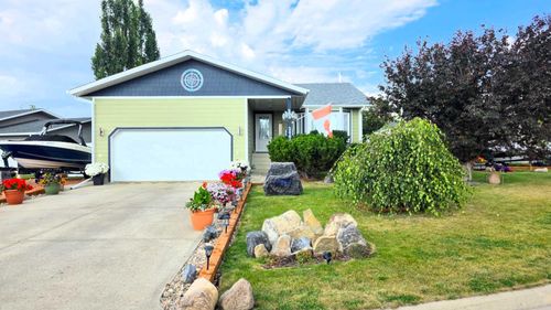 2006 25 Ave, Bowden, AB, T0M0A1 | Card Image