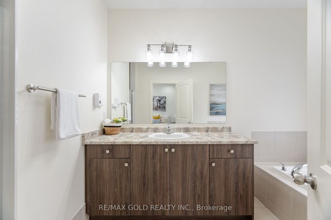 50 Block Rd, House attached with 4 bedrooms, 3 bathrooms and 1 parking in Brampton ON | Image 22