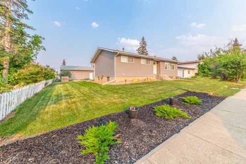 105 Main St, Waseca, SK, S0M3A0 | Card Image