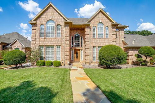 2801 Pomponessett Dr, Arlington, TX, 76001-5517 | Card Image