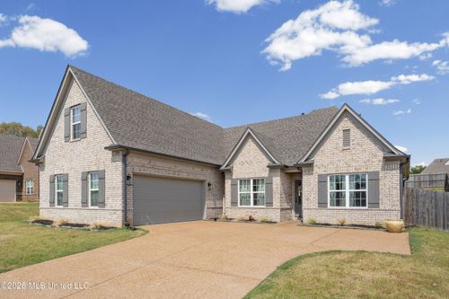 1218 Perry Place Dr, Hernando, MS, 38632-1026 | Card Image