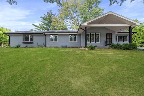 2704 S Maybrook Ave, Independence, MO, 64057-1266 | Card Image