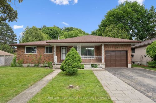 113 Applewood Cres, Guelph, ON, N1H6B3 | Card Image