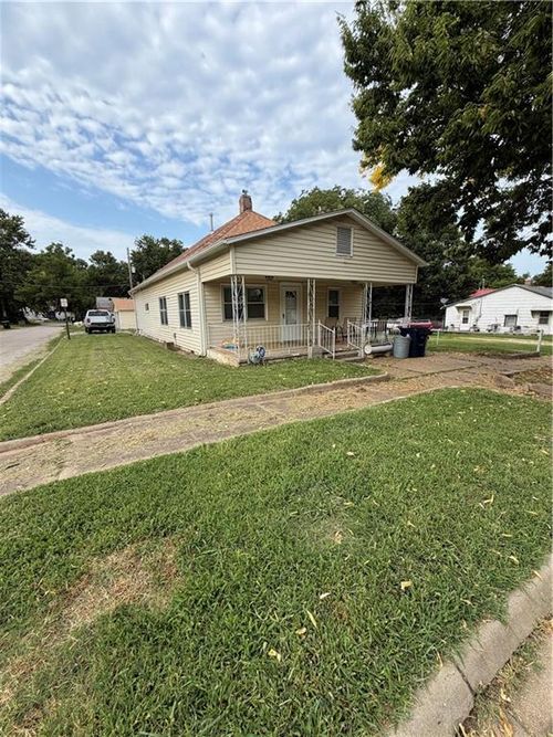 800 E Hill St, Independence, KS, 67301-4341 | Card Image