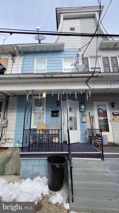 939 W Pine St, Coal Township, PA, 17866-2707 | Card Image