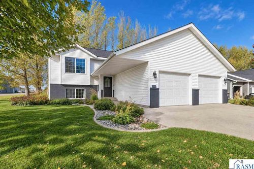 613 W Nathan St, Lake Crystal, MN, 56055-2116 | Card Image