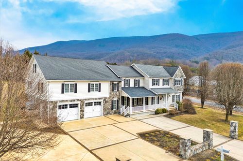 116 Dustys Rd, Covington, VA, 24426-6053 | Card Image