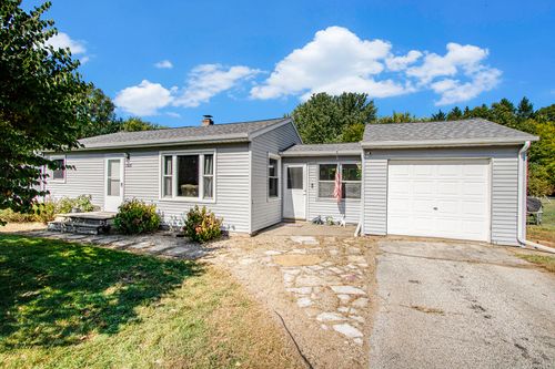 1521 Maiden Ln, Saint Joseph, MI, 49085-9504 | Card Image