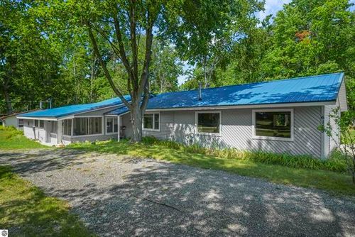6145 Parker Dr, Lake, MI, 48632-9217 | Card Image