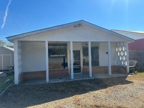 562 Tusquittee St, Hayesville, NC, 28904-7770 | Card Image